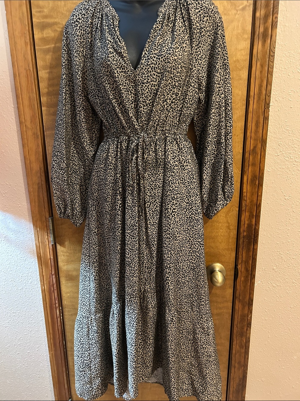 Women's Black and White Leopard Print Long Sleeve Dress
